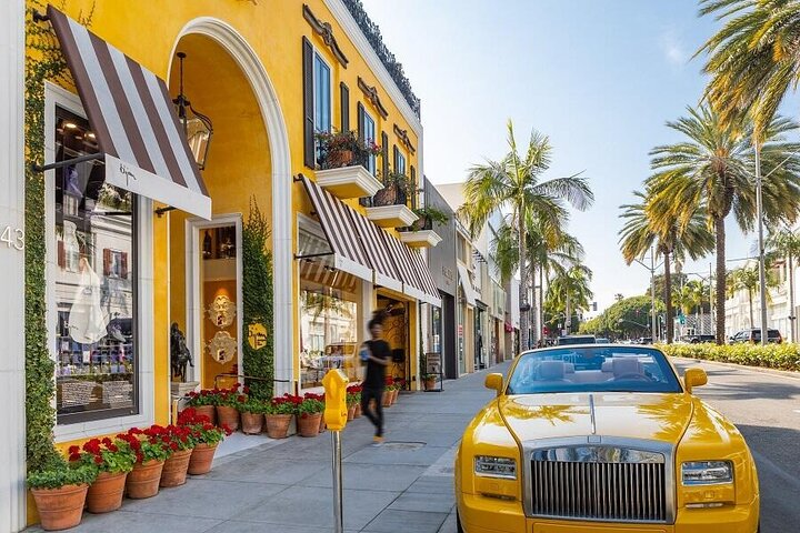 Explore iconic streets and luxurious shops under swaying palms where every corner offers a taste of Los Angeles lifestyle and a glimpse of celebrity culture in this unforgettable combo tour.